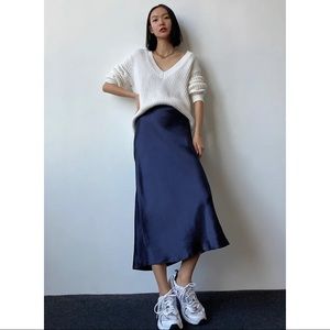 Aritzia Babaton Slip Skirt